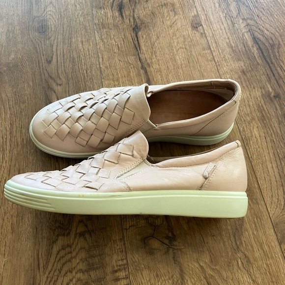 Ecco Women's flesh/ PinkWoven Leather Slip-On Loafers - Picture 4 of 11